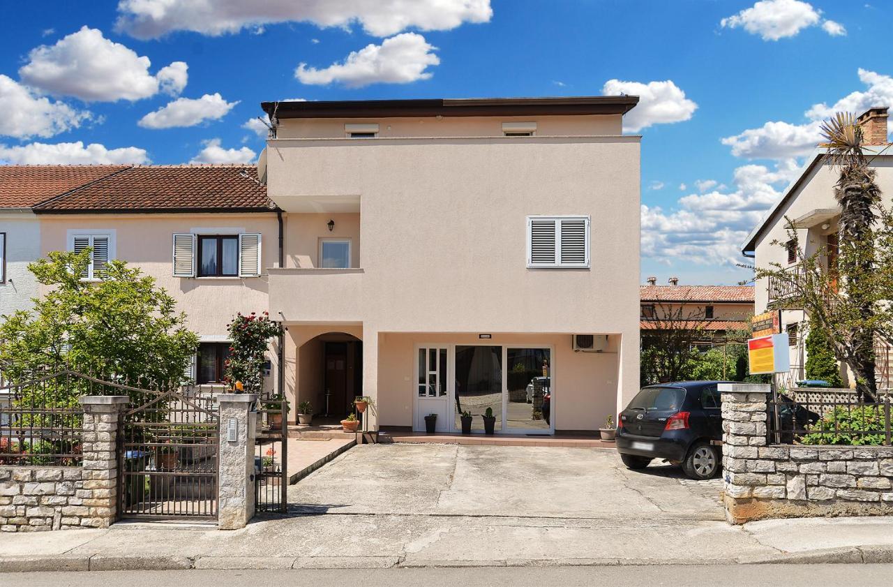 Apartments Milka 2074 Poreč Eksteriør billede