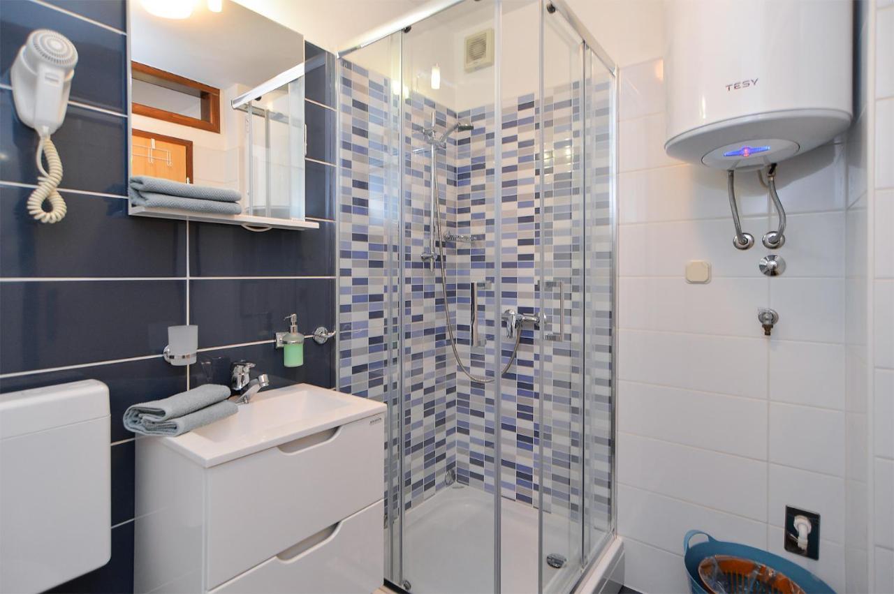 Apartments Milka 2074 Poreč Eksteriør billede