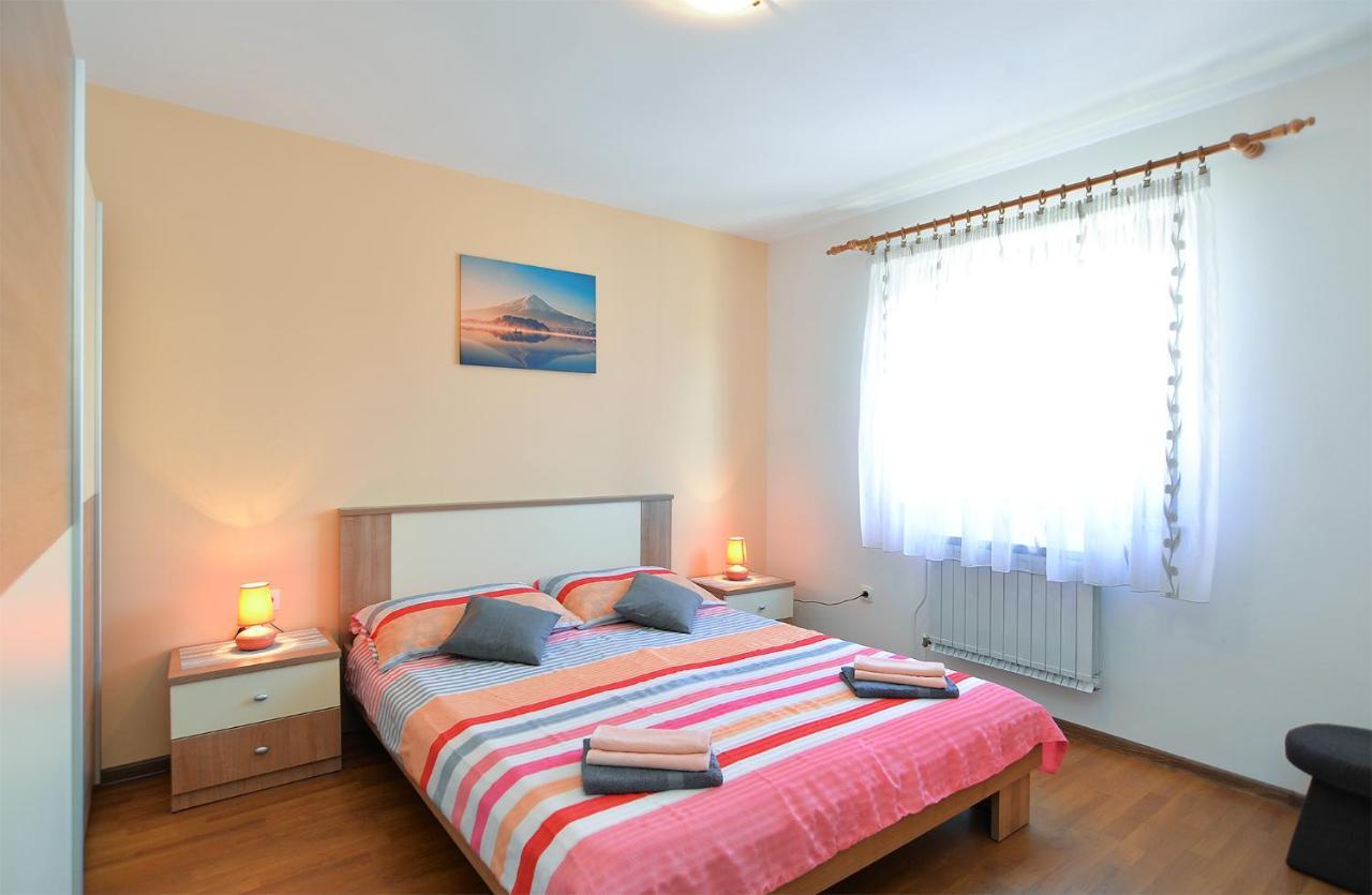 Apartments Milka 2074 Poreč Eksteriør billede