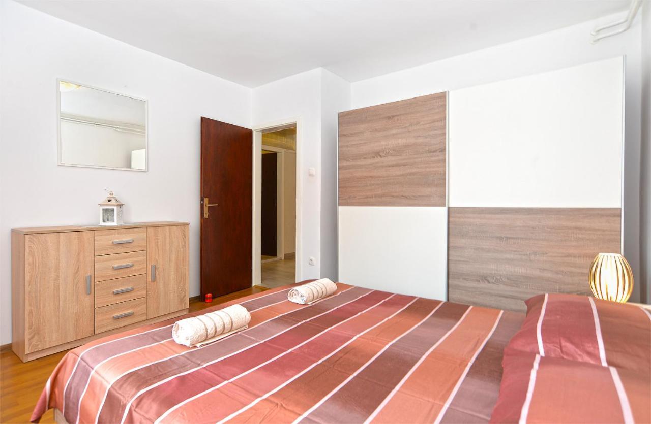 Apartments Milka 2074 Poreč Eksteriør billede