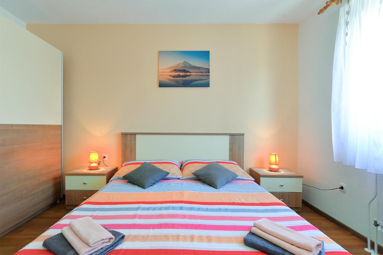 Apartments Milka 2074 Poreč Eksteriør billede