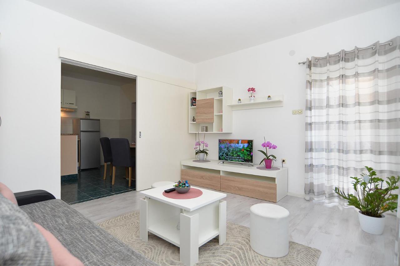 Apartments Milka 2074 Poreč Eksteriør billede