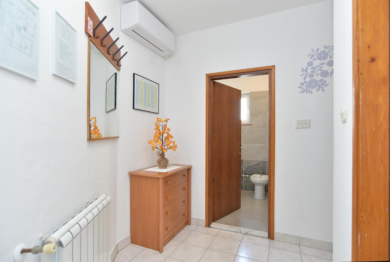 Apartments Milka 2074 Poreč Eksteriør billede