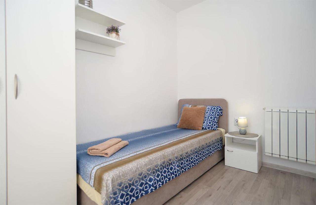 Apartments Milka 2074 Poreč Eksteriør billede