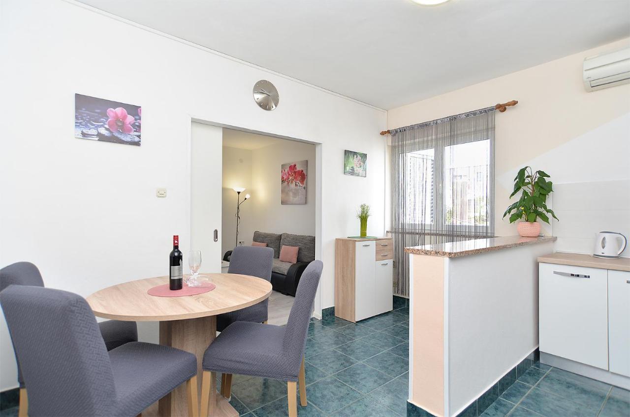 Apartments Milka 2074 Poreč Eksteriør billede