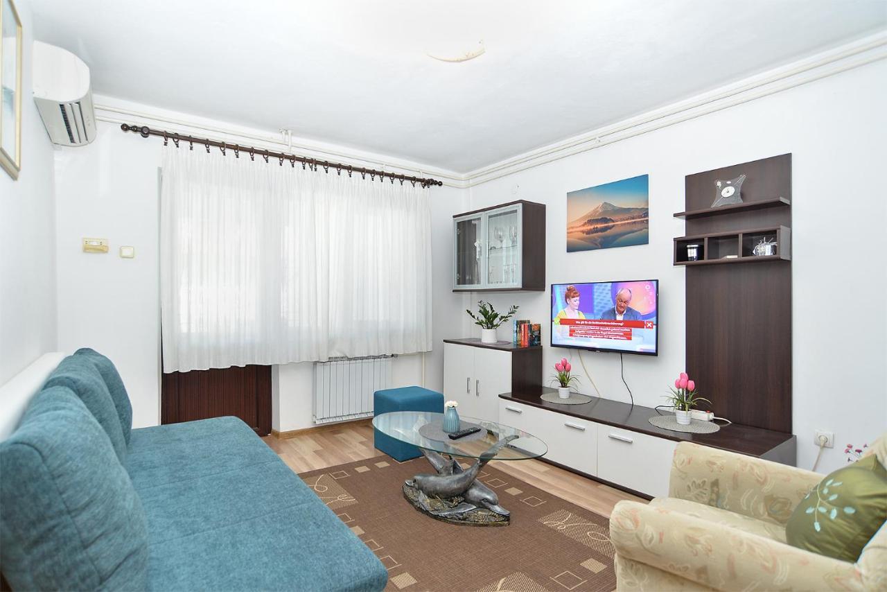 Apartments Milka 2074 Poreč Eksteriør billede