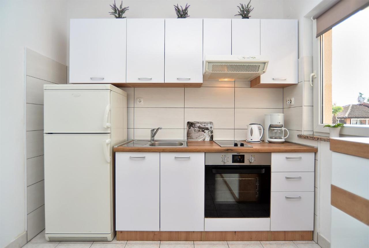 Apartments Milka 2074 Poreč Eksteriør billede